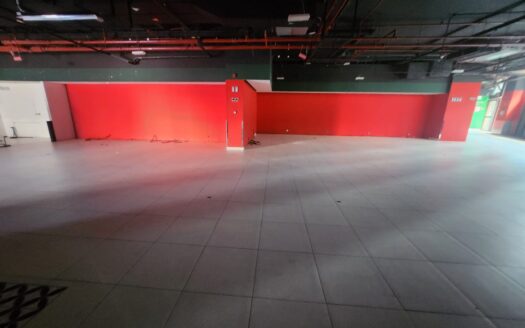 IDEAL RETAIL SHOP FOR SUPERMARKET, CLINIC OR JEWELRY IN PRIME LOCATION OUDMETHA FOR 900K