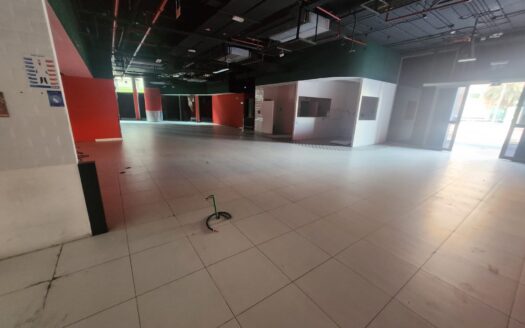 IDEAL RETAIL SHOP FOR SUPERMARKET, CLINIC OR JEWELRY IN PRIME LOCATION OUDMETHA FOR 900K