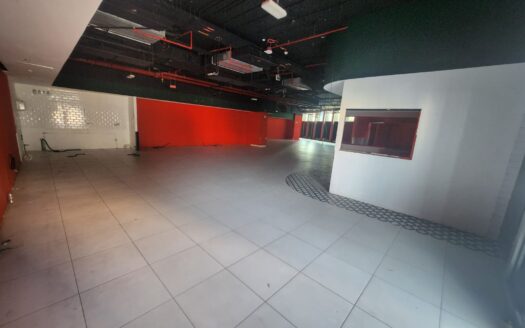 IDEAL RETAIL SHOP FOR SUPERMARKET, CLINIC OR JEWELRY IN PRIME LOCATION OUDMETHA FOR 900K